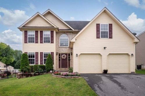 104 Highlands Cir, Easton, PA 18042-7257