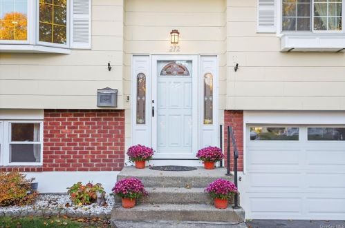 212 Gallagher St, Buchanan, NY 10511-1510
