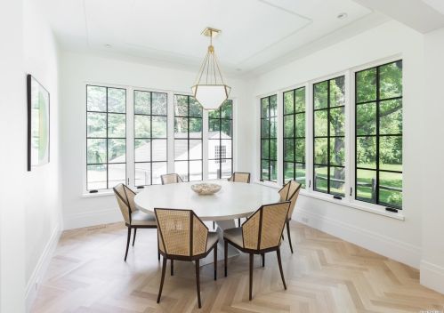 70 Bacon Rd, Westbury NY  11568-1503 exterior