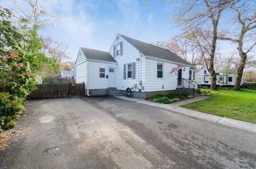 35 Patton St, Coventry, RI 02816-7423