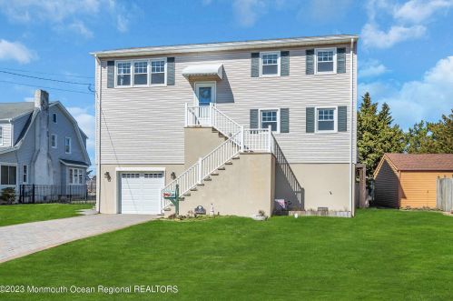 316 Sunset Dr, Pelican Island NJ  08751-2225 exterior