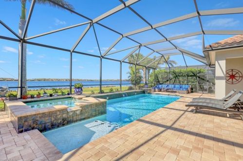 9059 Graphite Cir, Naples, FL 34120-5227