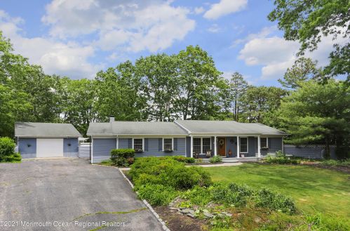 410 Carr St, Lacey, NJ 08731-1615
