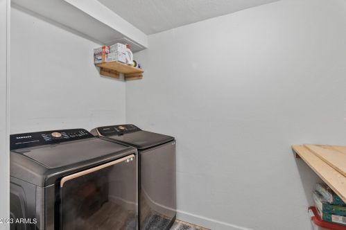 4427 Citrus Way, Glendale AZ 85305-2524 exterior