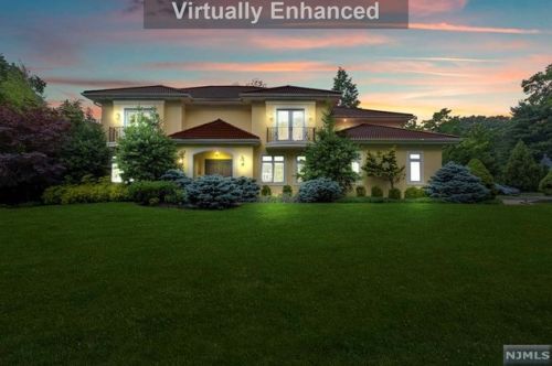 200 Maple St, Haworth, NJ 07641-1630