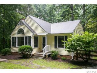 2556 Log Cabin Rd, Dabneys, VA 23102-2226