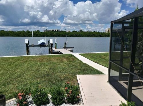 8039 Lagoon Rd, Fort Myers Beach, FL 33931-5018