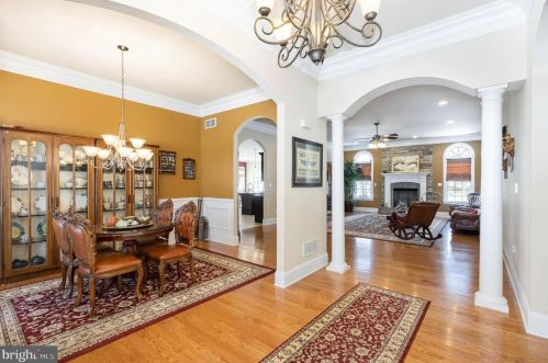 6 Hawthorn Ct, Carlisle, PA 17015-7930