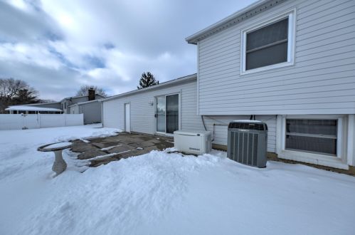 1035 Amboise Dr, Marion OH 43302-6614 exterior