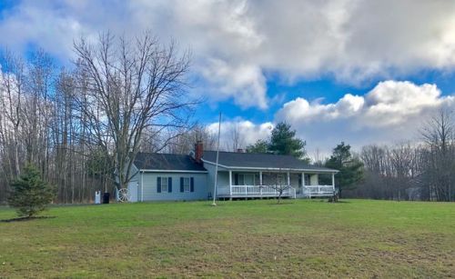 4115 Countryview Ln, Roaming Shores, OH 44084-9648