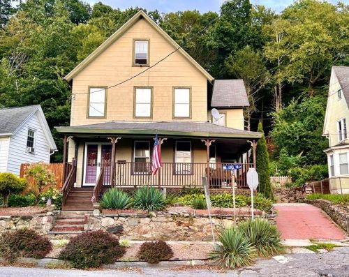 250 Laurel Hill Ave, Norwich, CT 06360-6311