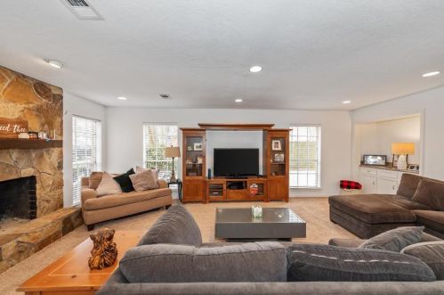 350 Cumberland Trl, Conroe TX 77302-1089 exterior