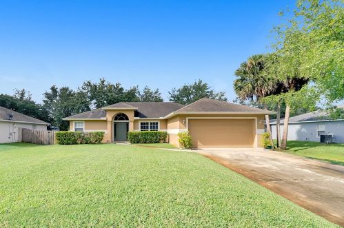 279 Valencia Rd, De Bary, FL 32713-3928