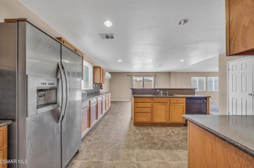 45104 18th St, Lancaster CA  93534-2046 exterior