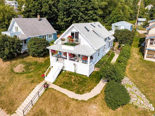 117 7th St, Duluth, MN 55805-1238