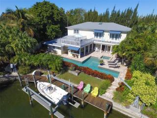 714 Siesta Key Cir, Sarasota, FL 34242-1250