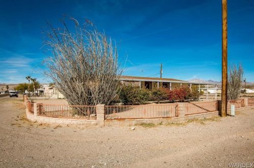 1599 Trane Rd, Bullhead City, AZ 86442-7105