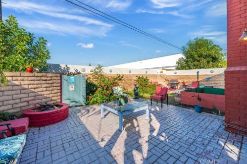 2105 65th St, Long Beach CA  90805-2615 exterior