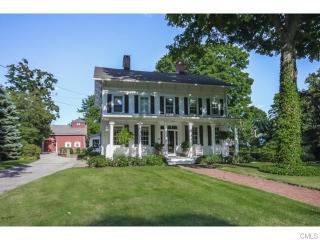 1962 Elm St, Stratford, CT 06615-6331