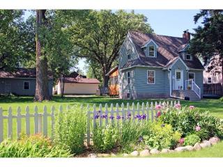 2544 19th Ave, Saint Paul, MN 55109-1851