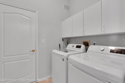 11 Dawnwinds Ct, Lakewood NJ  08701-7517 exterior