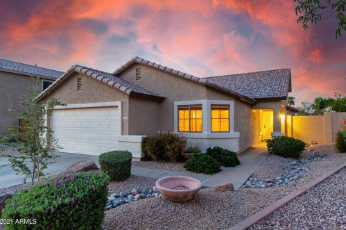3734 Red Oak Ln, Gilbert, AZ 85297-7999