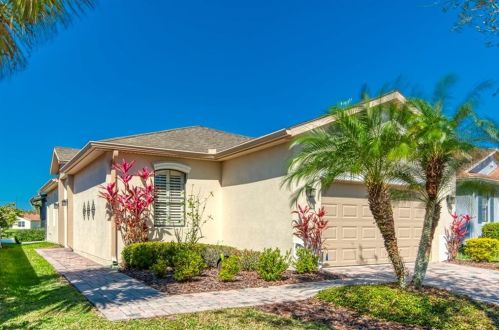 633 Grand Canal Dr, Kissimmee FL  34759-4356 exterior