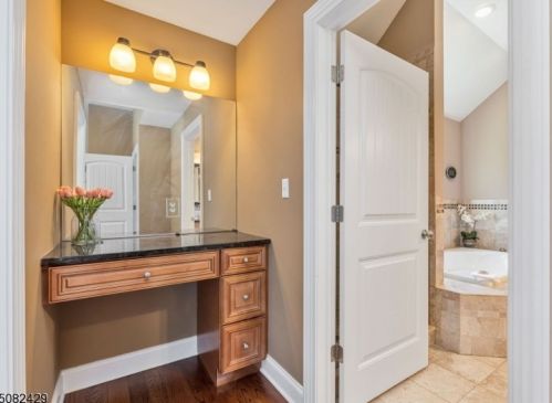 16 Hidden Meadow Dr, Scotch Plains NJ  07076-1158 exterior