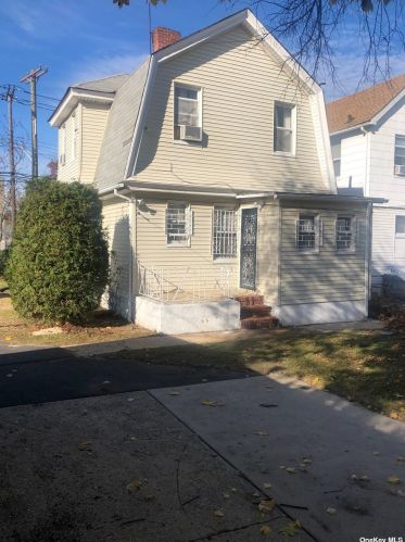 132-27 Springfield Blvd, Jamaica, NY 11413-1232