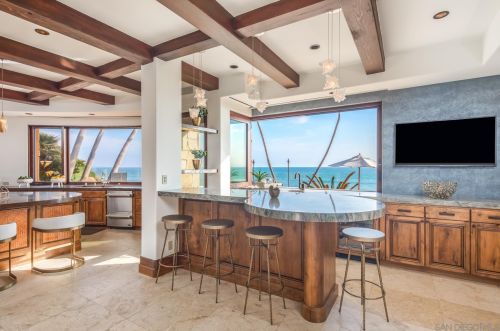 5305 Carlsbad Blvd, Carlsbad CA 92008-4416 exterior