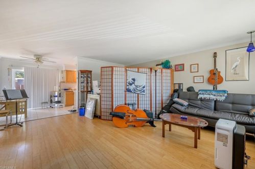 3720 10th St, Naples, FL 34103-3813