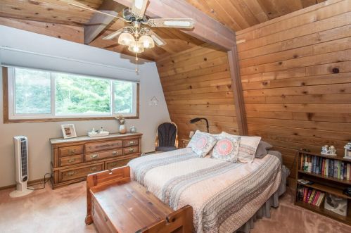 4708 Hubertus Rd, Hubertus, WI 53033-9746