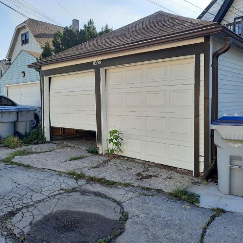 1427 Hawley Rd, Milwaukee WI 53208-2112 exterior