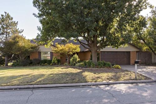 7702 Baldwin Ave, Lawton, OK 73505-2439