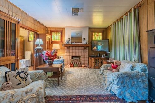 238 21st Ave, Whitaker PA  15120-2524 exterior