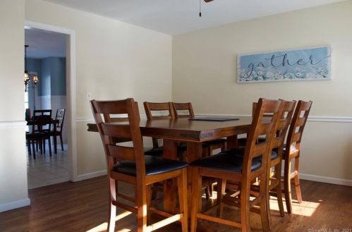 159 Vlg Rd, Huntington CT 06484-1670 exterior