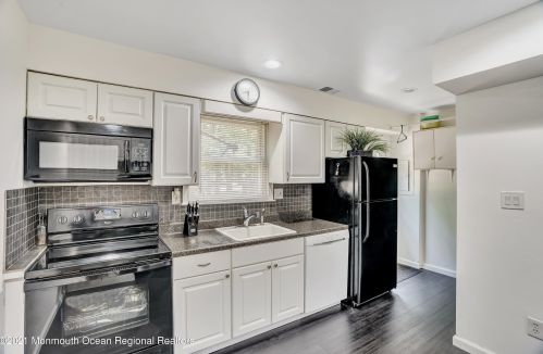 1446 Viola Ct, Bricktown, NJ 08724-7143