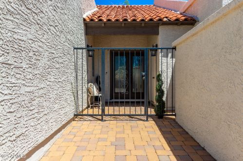 350 Mclellan Rd, Mesa, AZ 85201-2215