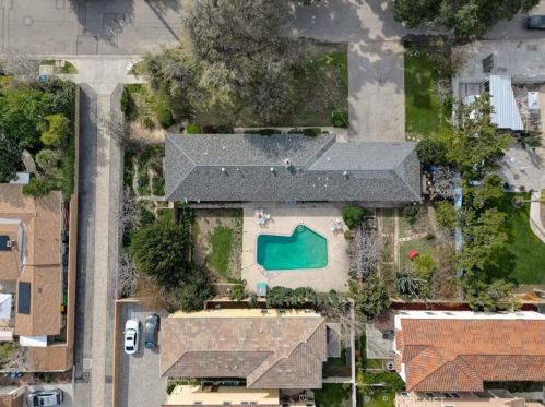 6746 Andasol Ave, Van Nuys, CA 91406-5412
