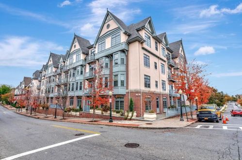 55 1st St, New Rochelle NY  10803-1441 exterior