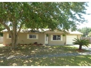 2700 Lakewood Ln, Eustis, FL 32726-7003