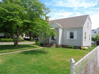 28 Durkin St, Manchester, CT 06040-4348