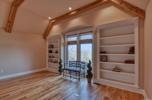 8 Silo Ln, Warwick NY  10990-2872 exterior