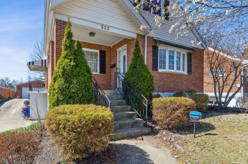 323 Swan Cir, Covington KY  41018-1937 exterior