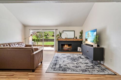 30078 Mira Loma Dr, Temecula CA  92592-2122 exterior