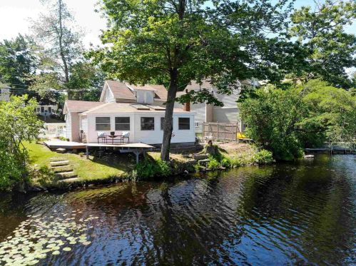 83 Shadow Lake Rd, Salem, NH 03079-1427