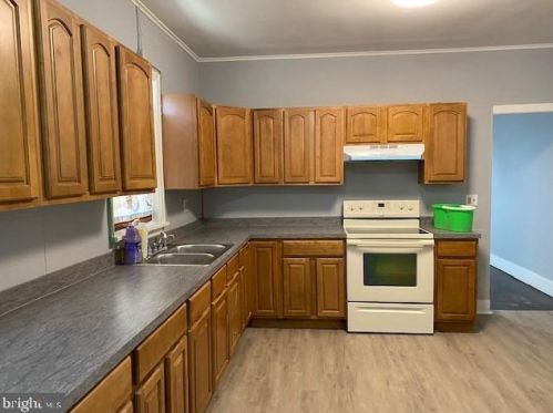 1727 Herr St, Harrisburg PA  17103-1541 exterior