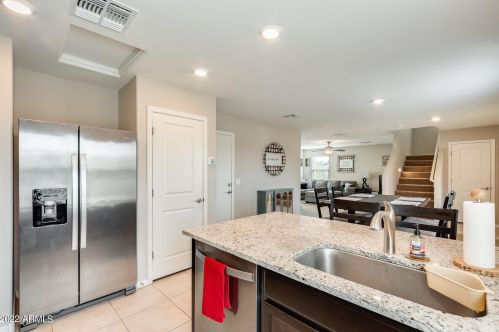 3929 79th Dr, Phoenix AZ  85043 exterior