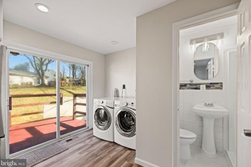 13125 Haddock Rd, Woodbridge VA  22193-5247 exterior