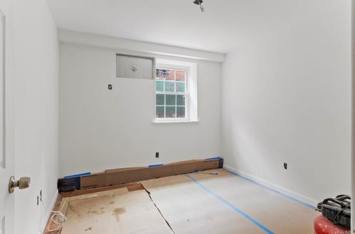 557 Logan Ave, Bronx NY  10465-2509 exterior